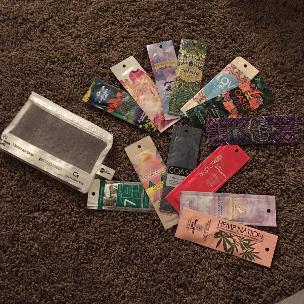 Tanning Lotion (13 Packets) + Designer Skin Bag